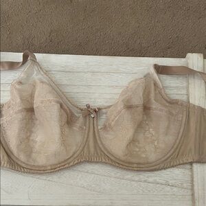 Wacoal Lace Underwire Bra - Beige